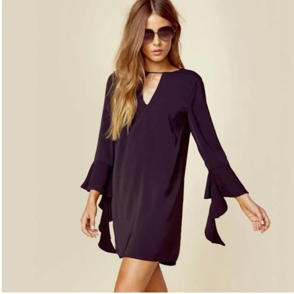 Rare C/MEO Collective black V-neck mini dress with unique flare sleeves - Picture 16 of 16